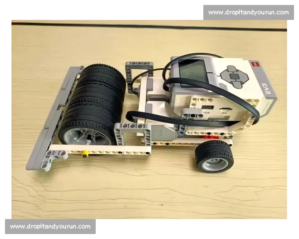 乐高EV3机器人竞赛策略与创意设计全面解析 乐高EV3机器人竞赛策略与创意设计全面解析